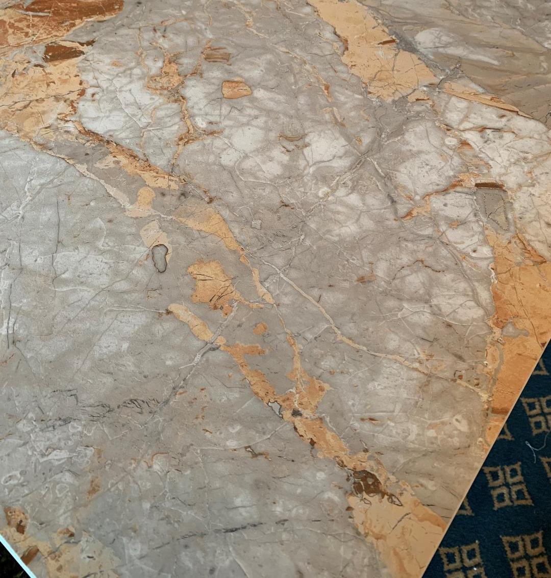 9086 Dining Table - Real life Photo