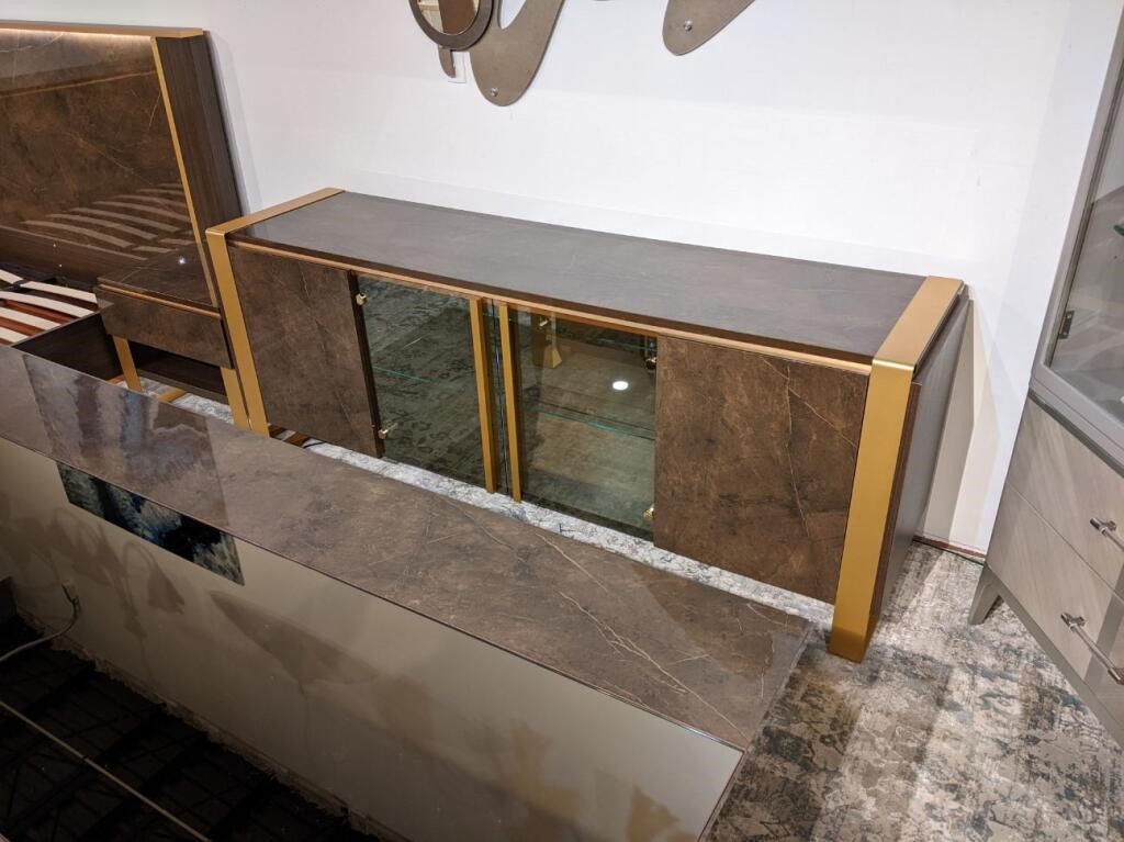 Essenza Dining Room Set - Real Life Photo