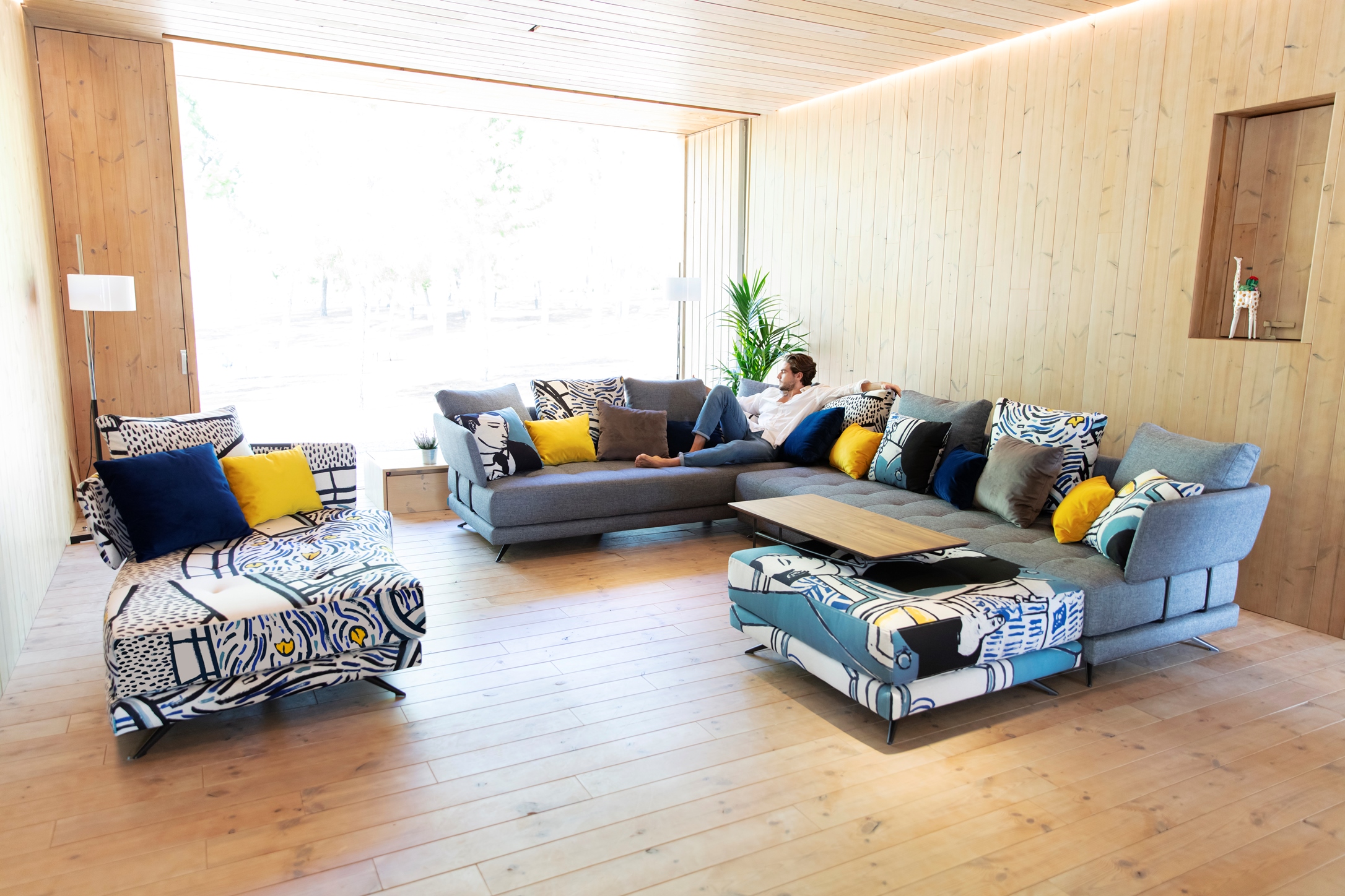 Brands Fama Modern Living Room, Spain Pacific