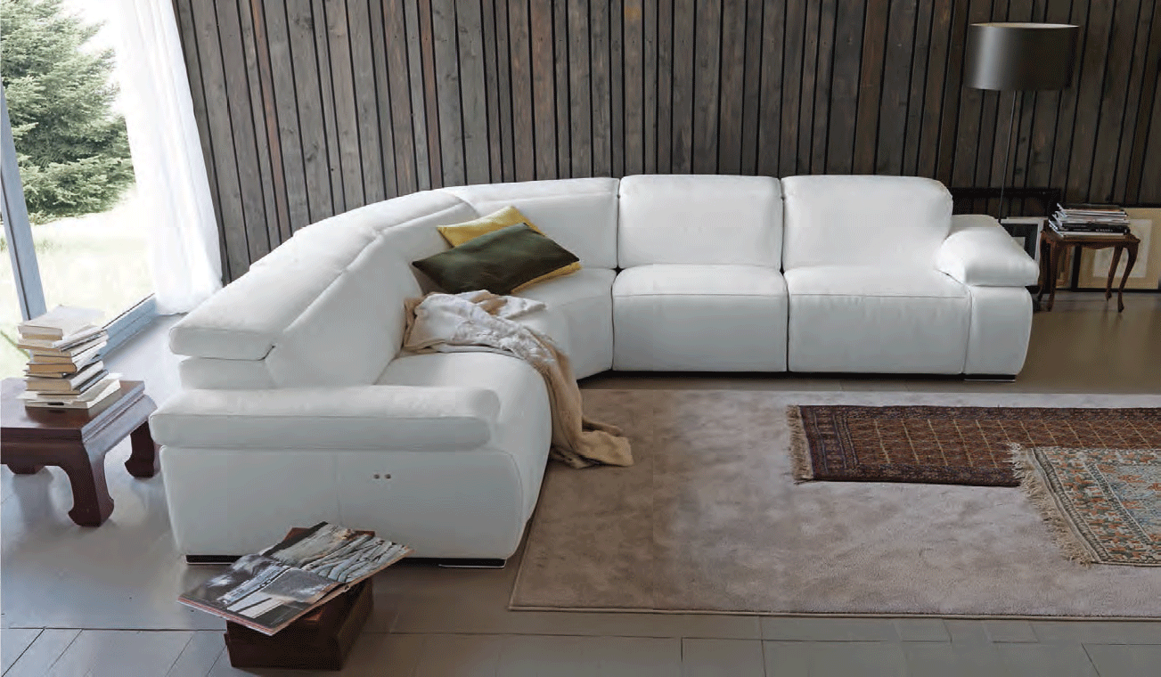 Brands Formerin Modern Living Room, Italy Hyding